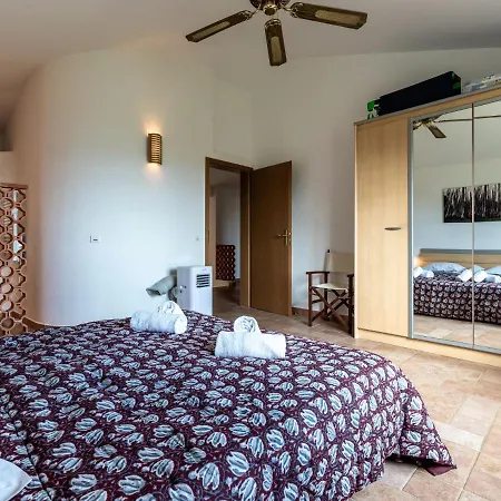 Vila Pavellone By Interhome